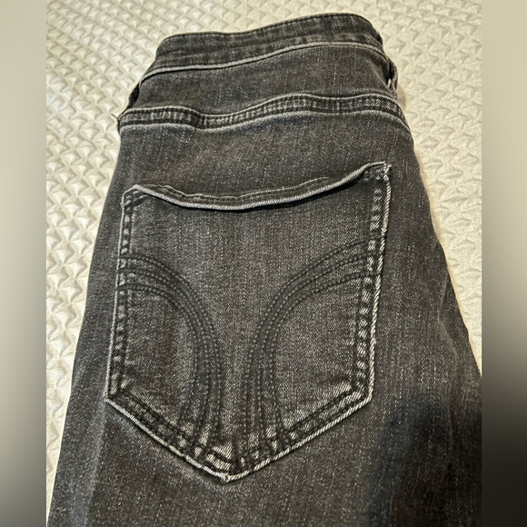 Ultra High-Raise Super Skinny Black Ripped Jeans - Picture 5 of 5